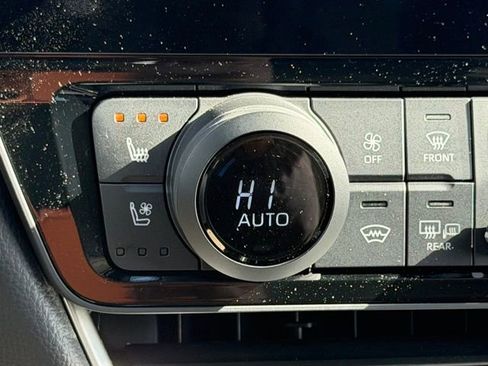 Used 2024 Toyota Grand Highlander Limited image 25