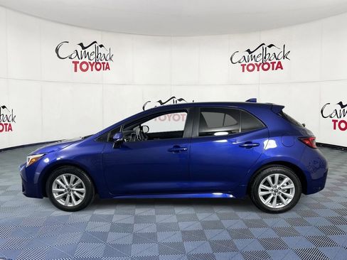 Used 2025 Toyota Corolla SE w/ SE Package image 5