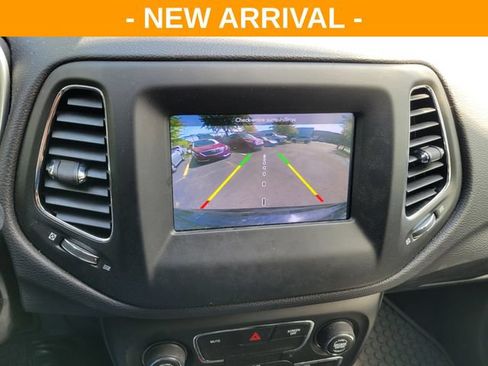 Used 2017 Jeep Compass Latitude w/ Popular Equipment Group AWD/4WD image 10