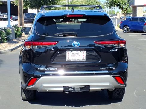 Used 2023 Toyota Highlander Platinum FWD image 5