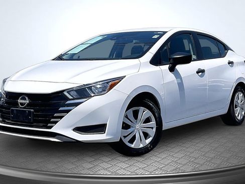 Used 2024 Nissan Versa S FWD image 12