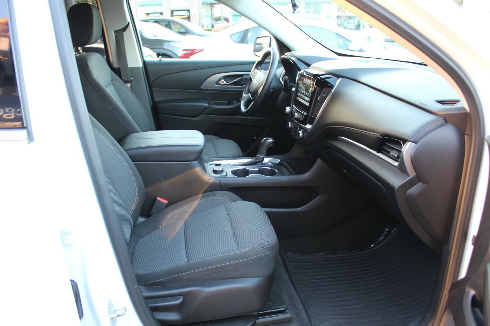 Used 2019 Chevrolet Traverse LT FWD image 10