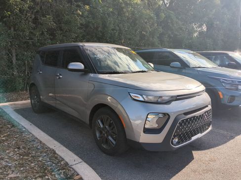 Certified 2022 Kia Soul EX image 2