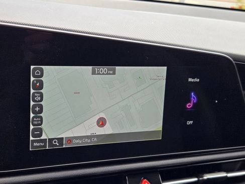 Used 2025 Kia Niro EX FWD image 18
