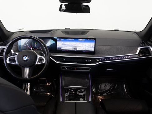 Used 2023 BMW X7 xDrive40i w/ Executive Package image 32