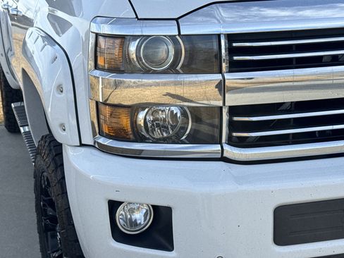 Used 2017 Chevrolet Silverado 2500 High Country w/ Duramax Plus Package image 10