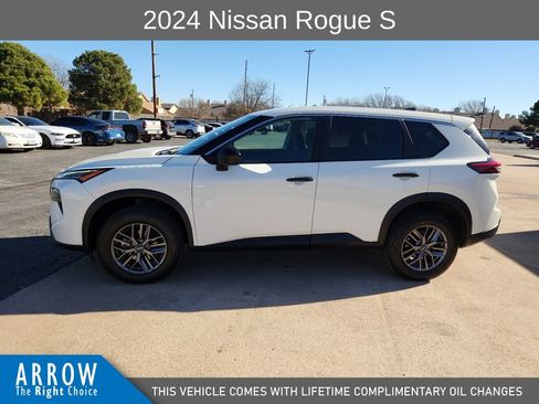 Used 2024 Nissan Rogue S image 7