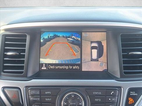 Used 2019 Nissan Pathfinder SL image 13