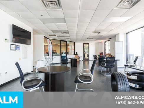 Used 2022 Toyota Venza XLE image 82