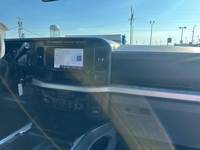 Used 2024 Ford F250 XLT w/ FX4 Off-Road Package AWD/4WD image 10