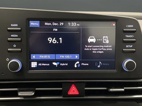 Used 2021 Hyundai Elantra Blue image 17