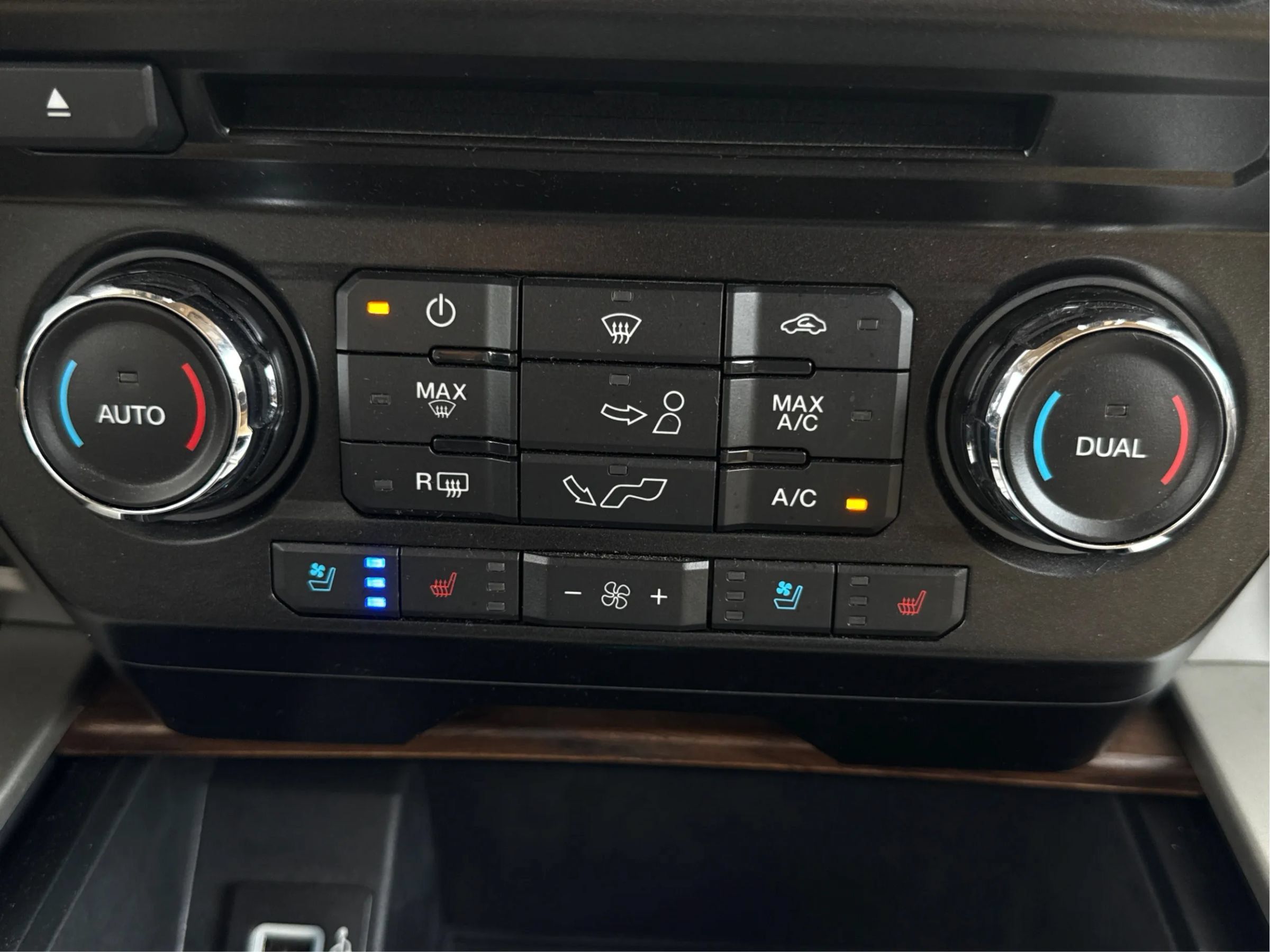 Used 2018 Ford F150 Lariat AWD/4WD image 38