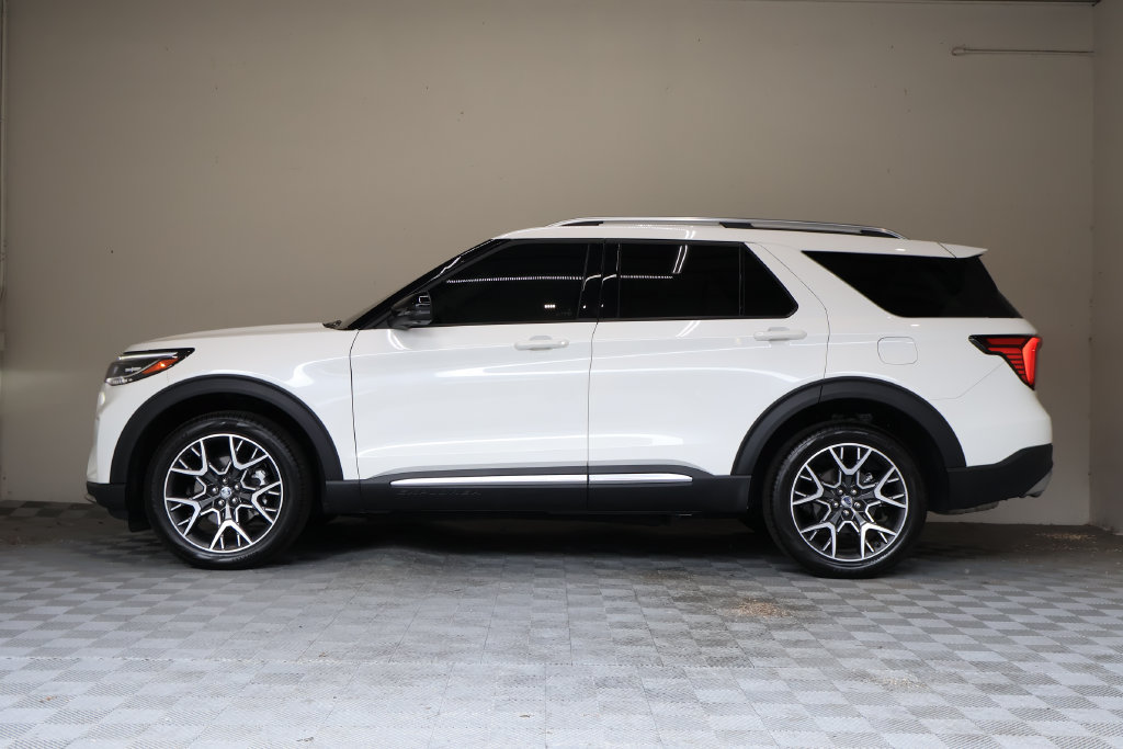 Used 2025 Ford Explorer Platinum w/ Ultimate Package AWD/4WD image 7