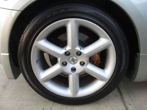 Used 2005 Nissan 350Z Grand Touring RWD image 16