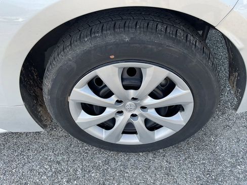 Used 2024 Toyota Corolla LE FWD image 6