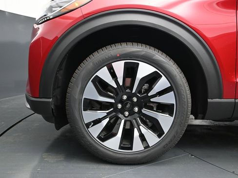 New 2026 Ford Explorer Platinum image 13