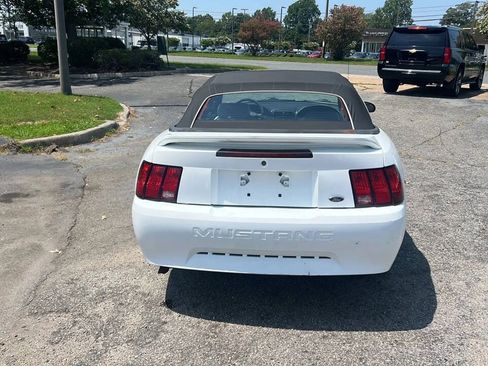 Used 1999 Ford Mustang Convertible RWD image 6