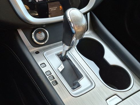 Used 2015 Nissan Murano SV w/ Premium Package image 17