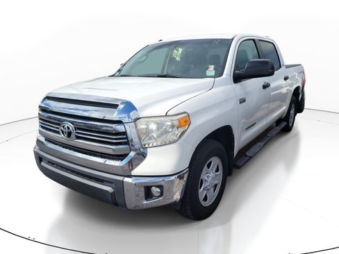 Used 2016 Toyota Tundra SR5 w/ SR5 Upgrade Package RWD image 3