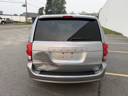 Used 2013 Dodge Grand Caravan SE FWD image 4