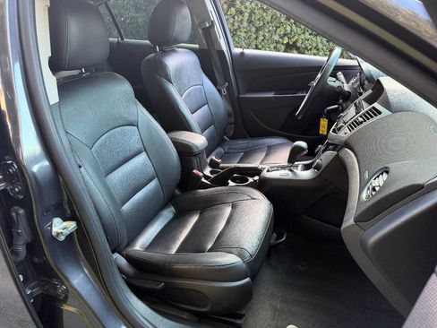 Used 2014 Chevrolet Cruze Diesel w/ Enhanced Safety Package FWD image 27