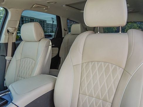 Used 2023 Buick Enclave Avenir image 14