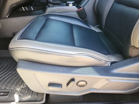 Used 2025 Ford Bronco Outer Banks image 8