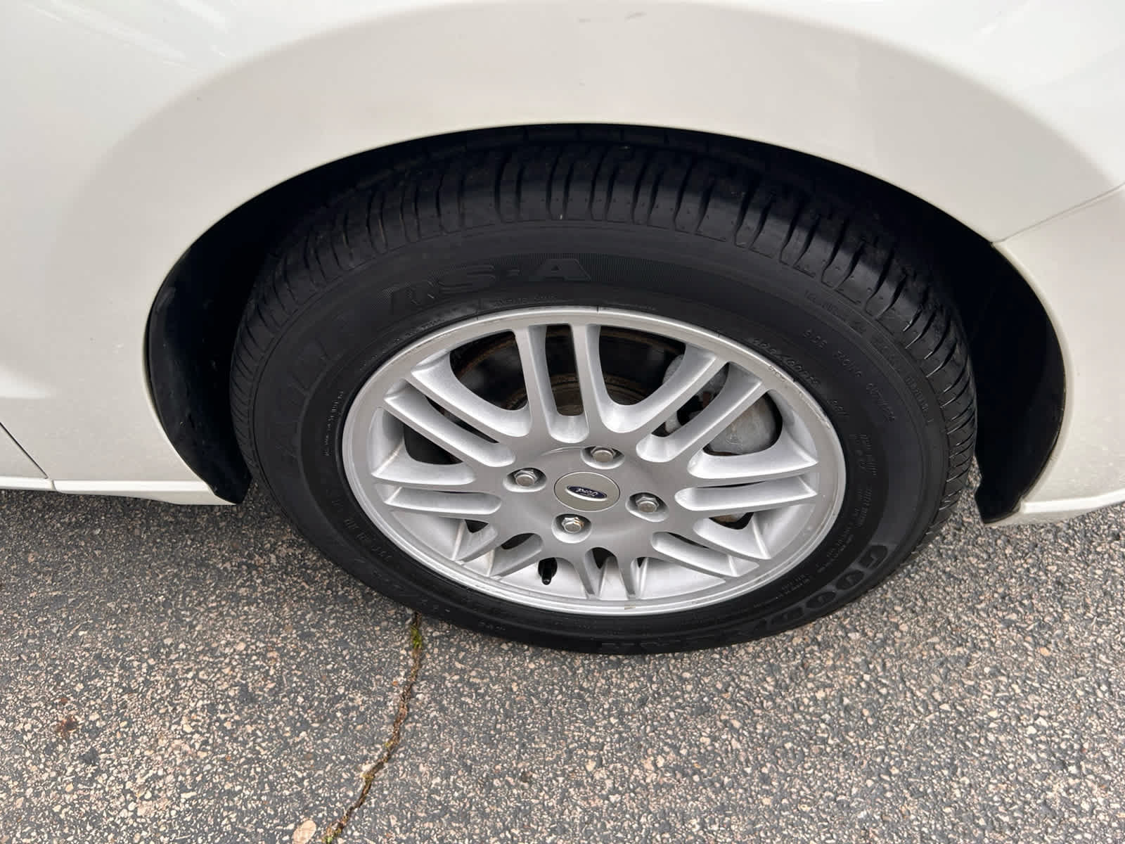Used 2010 Ford Focus SE FWD image 9