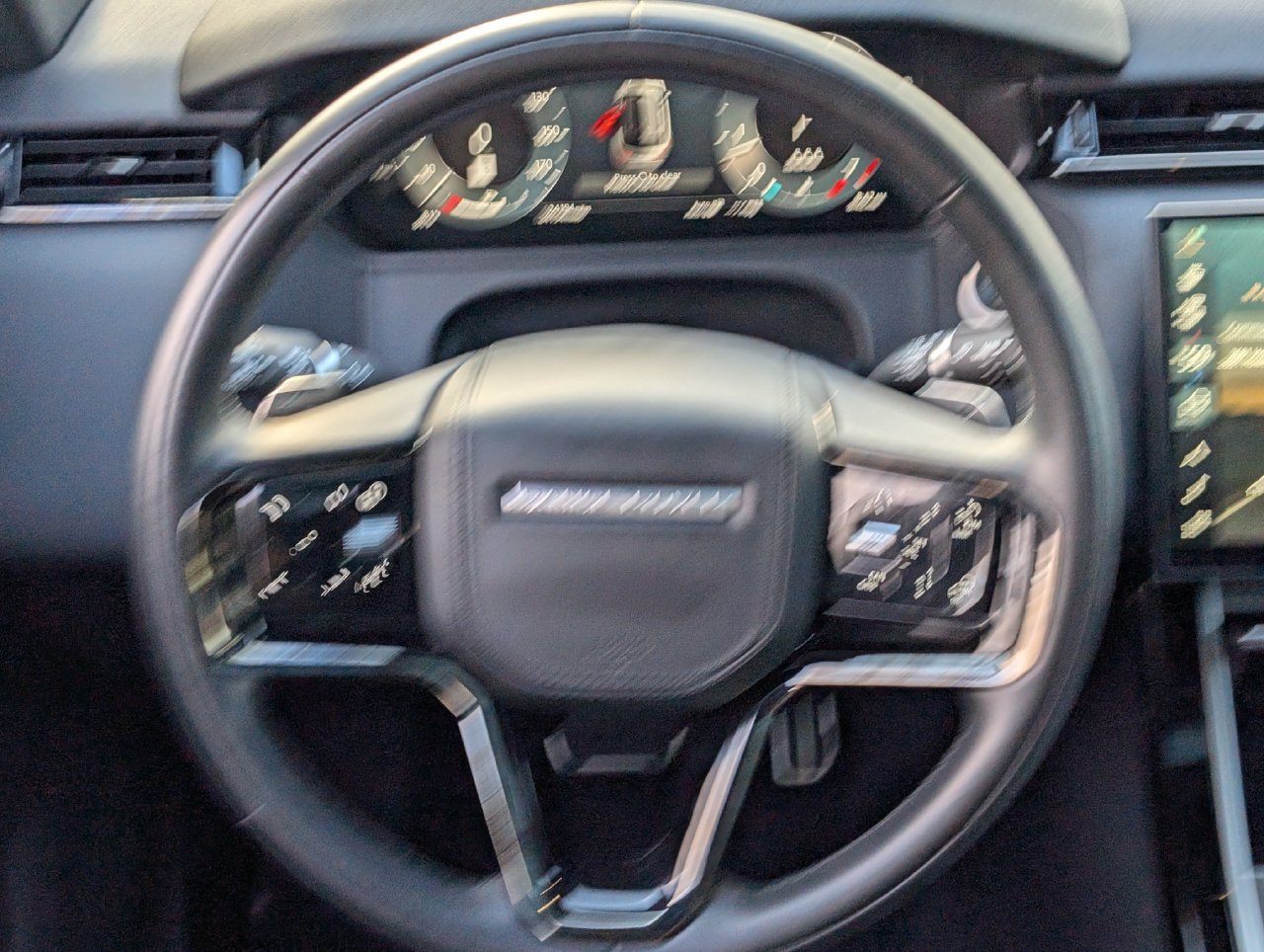 Used 2025 Land Rover Range Rover Velar Dynamic SE AWD/4WD image 11