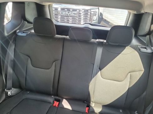 Used 2019 Jeep Renegade Sport image 12