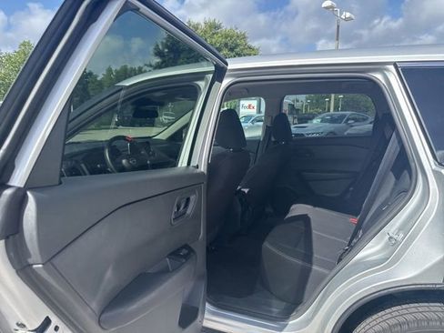 Used 2024 Nissan Rogue S FWD image 14
