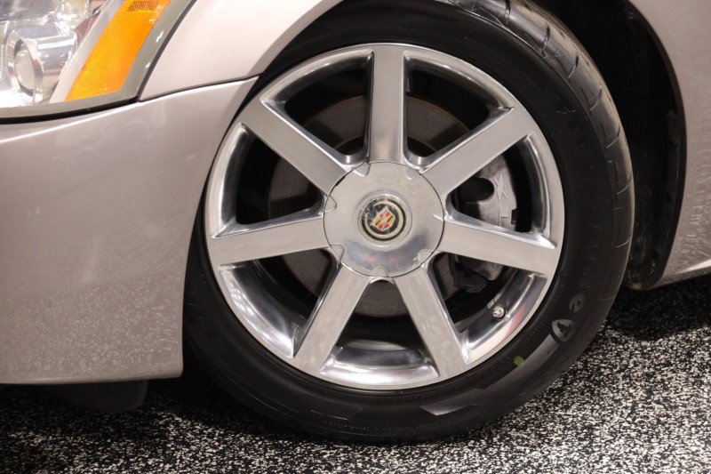 Used 2005 Cadillac XLR RWD image 21