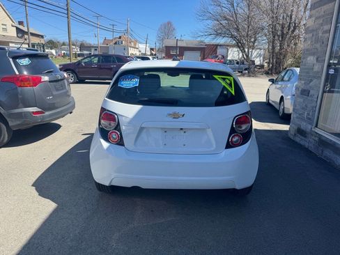 Used 2016 Chevrolet Sonic LT FWD image 4
