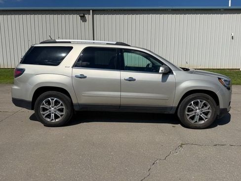 Used 2015 GMC Acadia SLT FWD image 2