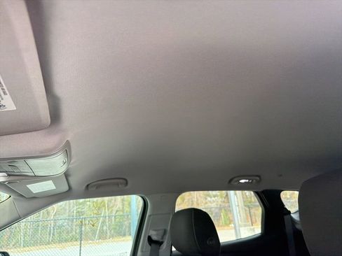 Used 2024 Chevrolet Blazer LT w/ Convenience Package image 7