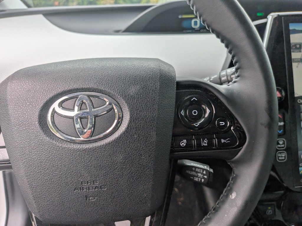 Used 2022 Toyota Prius Limited w/ Premium Convenience Package FWD image 12