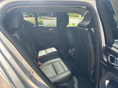 Certified 2025 Volvo XC40 B5 Plus AWD/4WD image 13