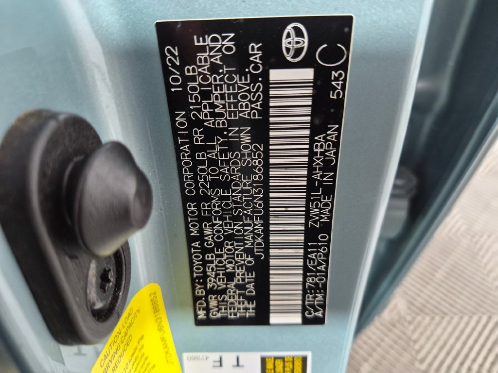 Used 2022 Toyota Prius Limited w/ Premium Convenience Package FWD image 31