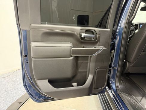 Used 2023 GMC Sierra 2500 AT4 image 40