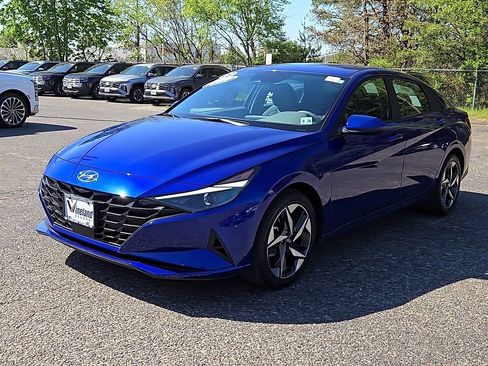 Certified 2023 Hyundai Elantra SEL w/ Convenience Package image 4