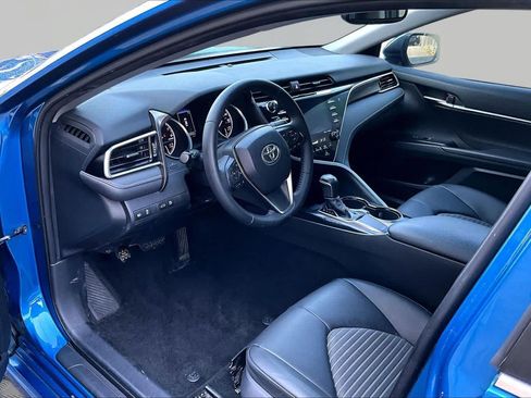 Used 2018 Toyota Camry SE w/ Audio Package FWD image 18