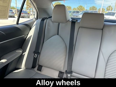 Used 2023 Toyota Camry SE image 13