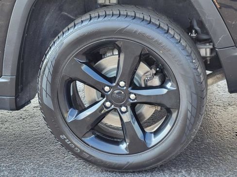 Used 2021 Jeep Grand Cherokee L Laredo AWD/4WD image 36