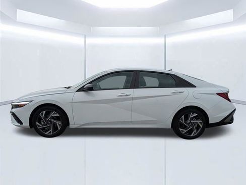 Certified 2025 Hyundai Elantra Sport FWD image 7