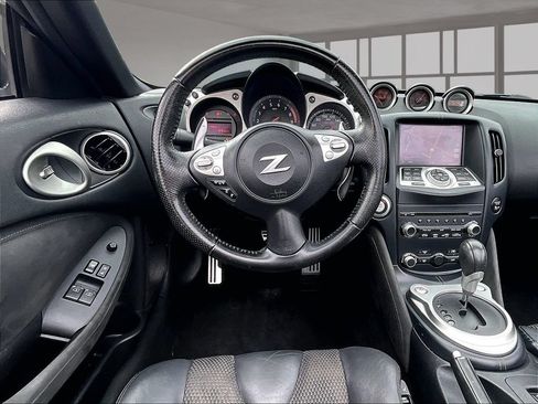 Used 2016 Nissan 370Z Touring Sport RWD image 6