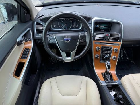 Used 2017 Volvo XC60 T5 Inscription w/ Preferred Option Package FWD image 26