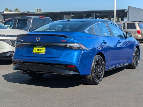 New 2026 Nissan Sentra SR w/ Floor Mat Package image 8