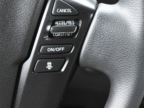 Used 2023 Nissan Frontier SV w/ Technology Package image 8