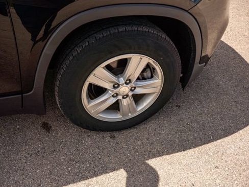 Used 2020 Chevrolet Trax LS w/ Tint and Cruise Package FWD image 9