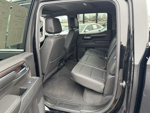 Used 2024 GMC Sierra 1500 SLT image 18